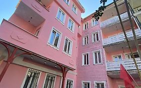 Hotel Pembe Koesk Old City Center